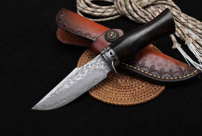 Cold light hunting knife - Damascus handmade knife