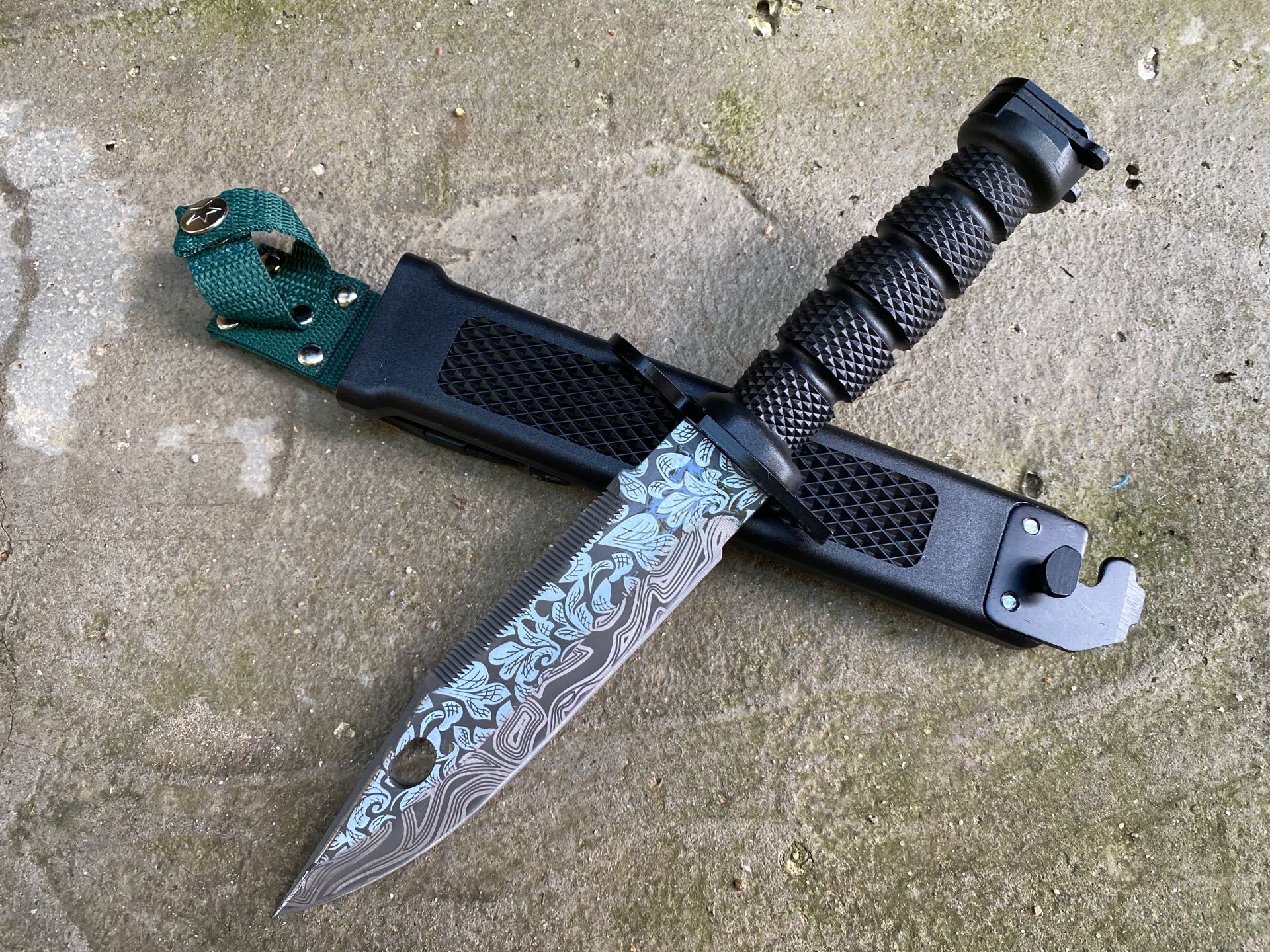 95 military sting (flower)
