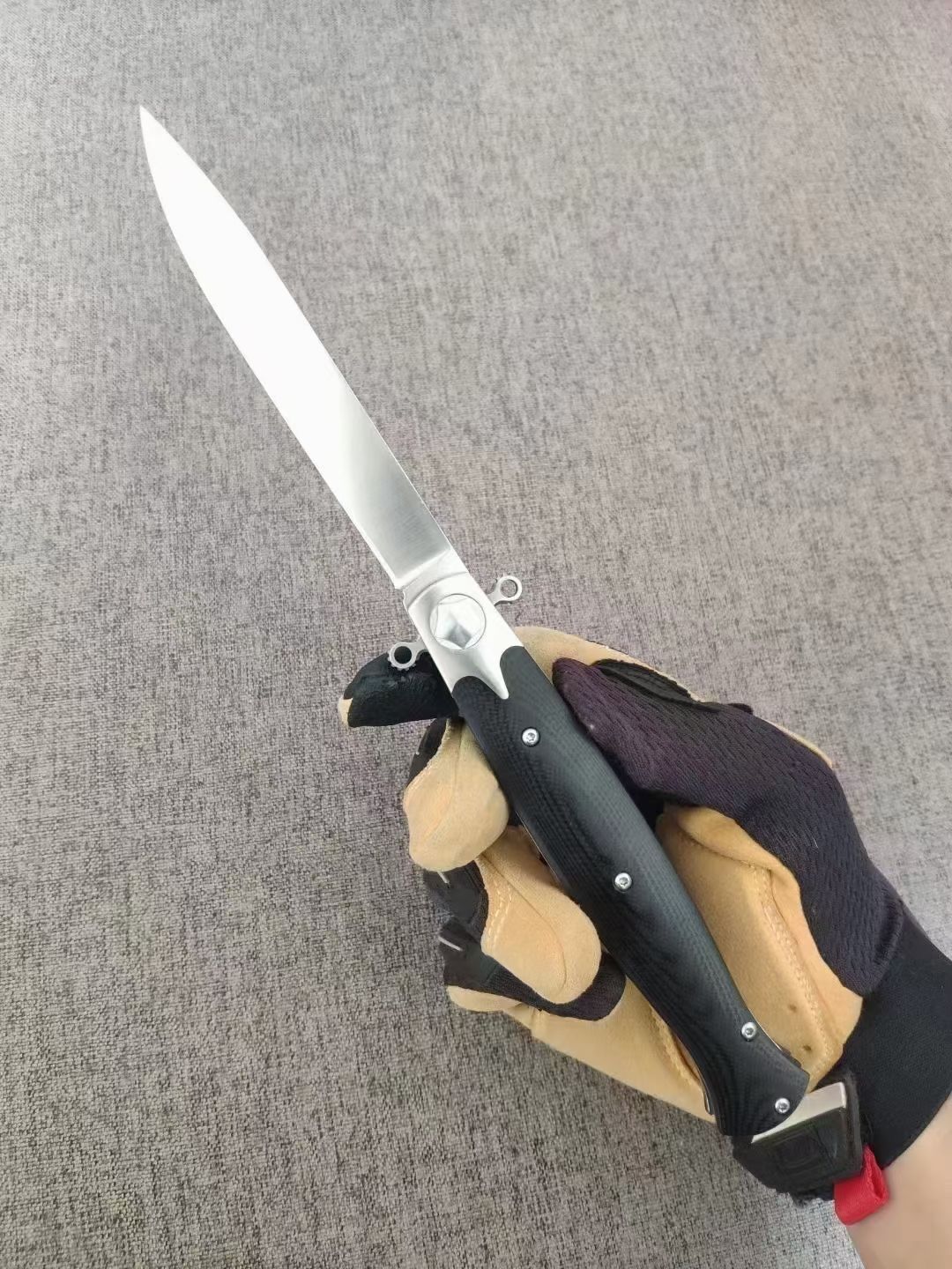 A knife for export to Russia